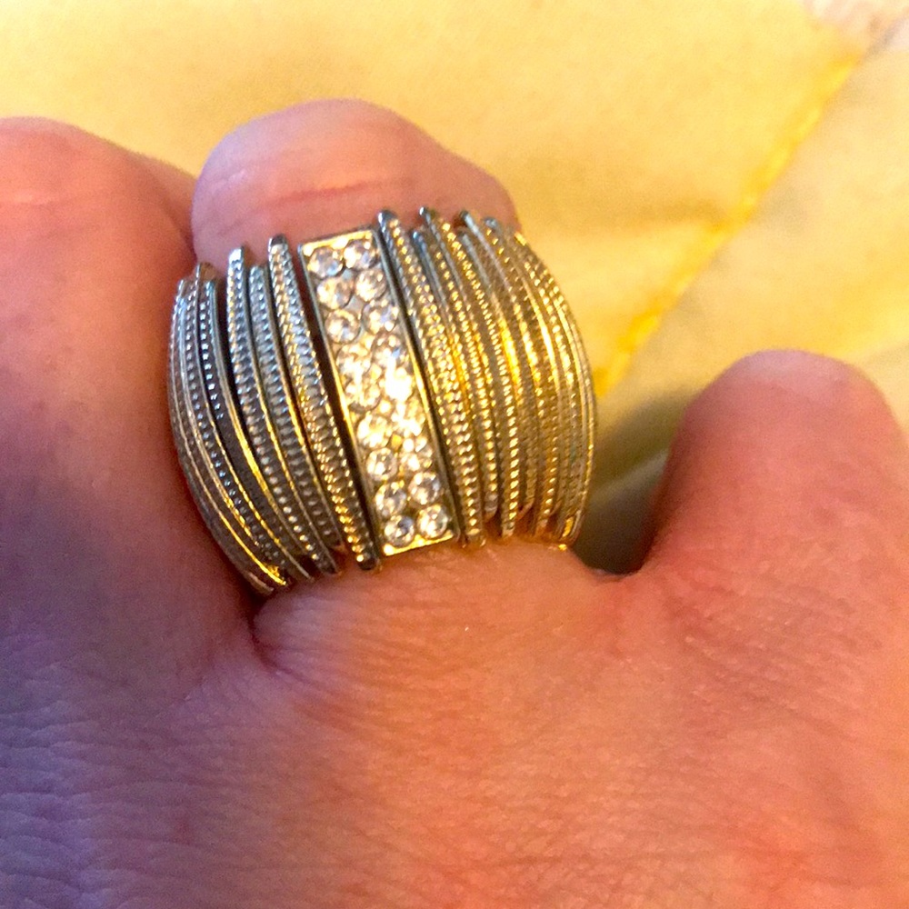 Bold stretch ring